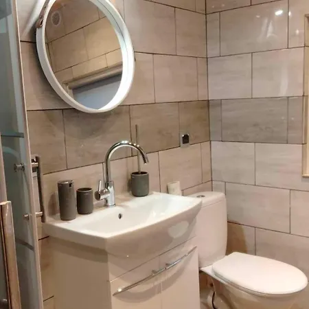 Lodge Oleandria-,, Poziomeczka